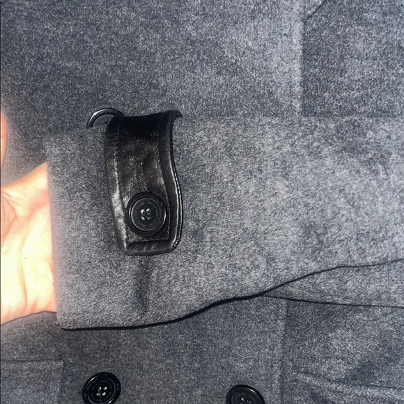 Stylish Black Trench Coat for Women - Picture 5 of 12